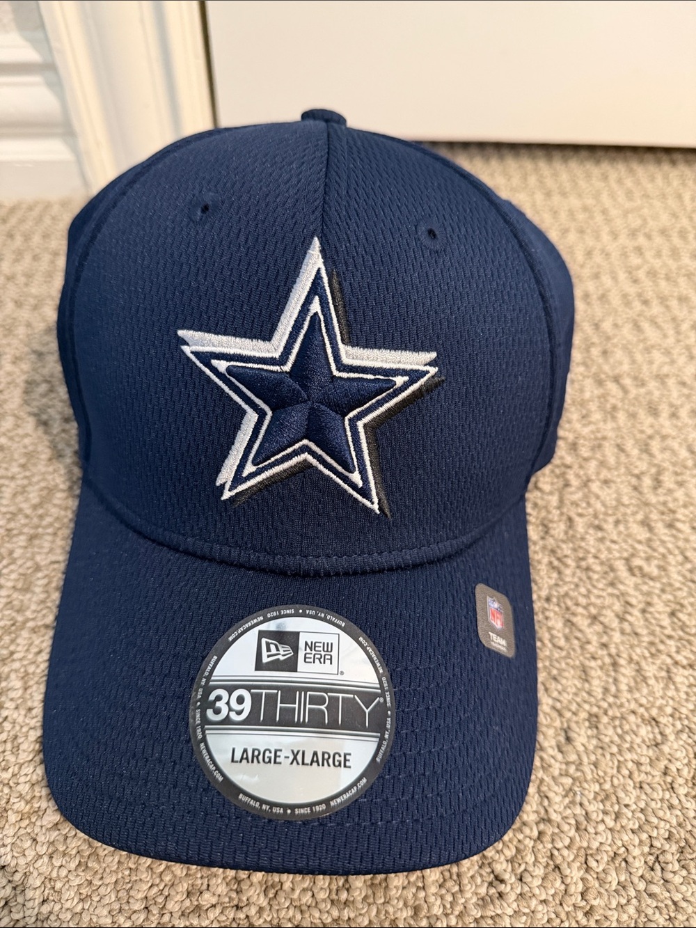 New Era Navy Dallas Cowboys 39THIRTY Stretch Cap with White Star